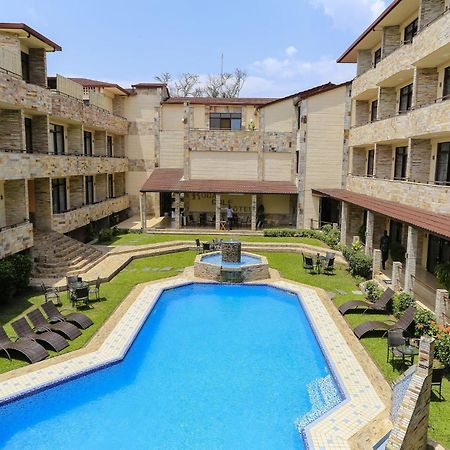 בוג'ומבורה Roca Golf Hotel מראה חיצוני תמונה