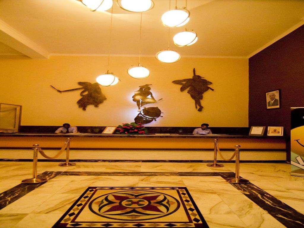 בוג'ומבורה Roca Golf Hotel מראה חיצוני תמונה