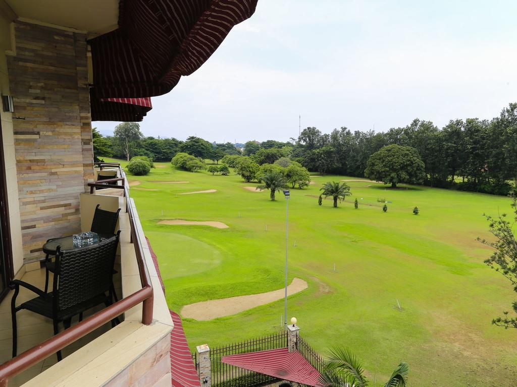 בוג'ומבורה Roca Golf Hotel מראה חיצוני תמונה